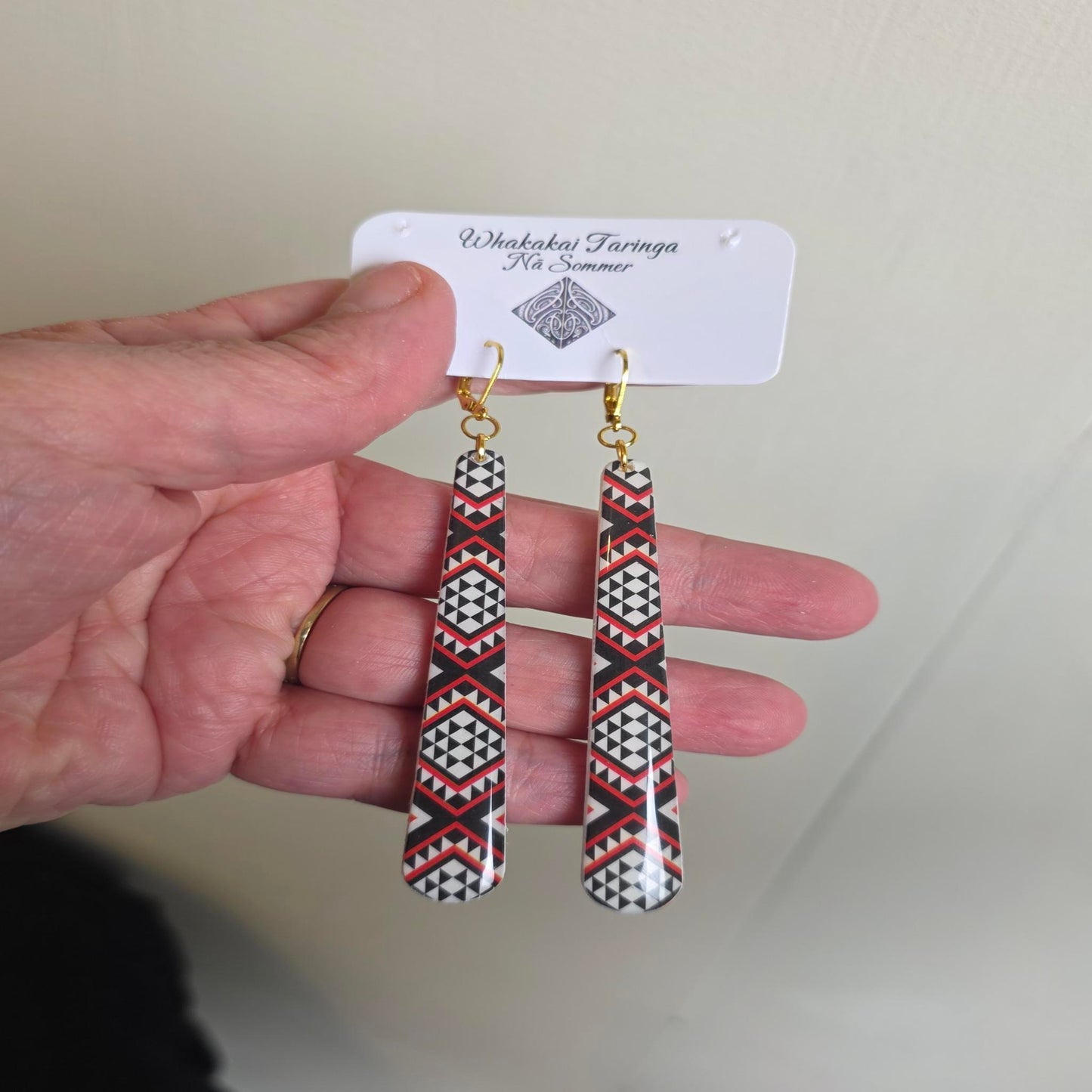 Tāniko whero | Long slim teardrop 80mm