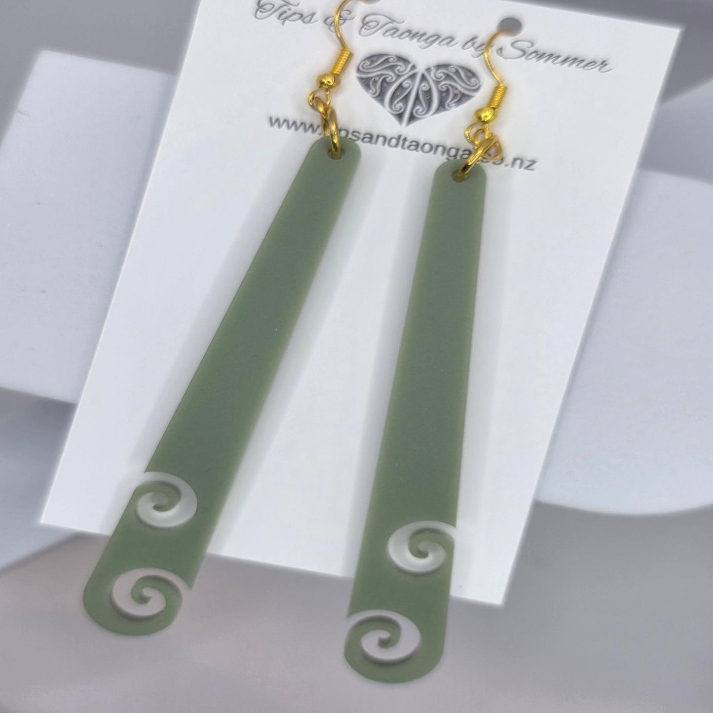 Koru | Cut out teardrop