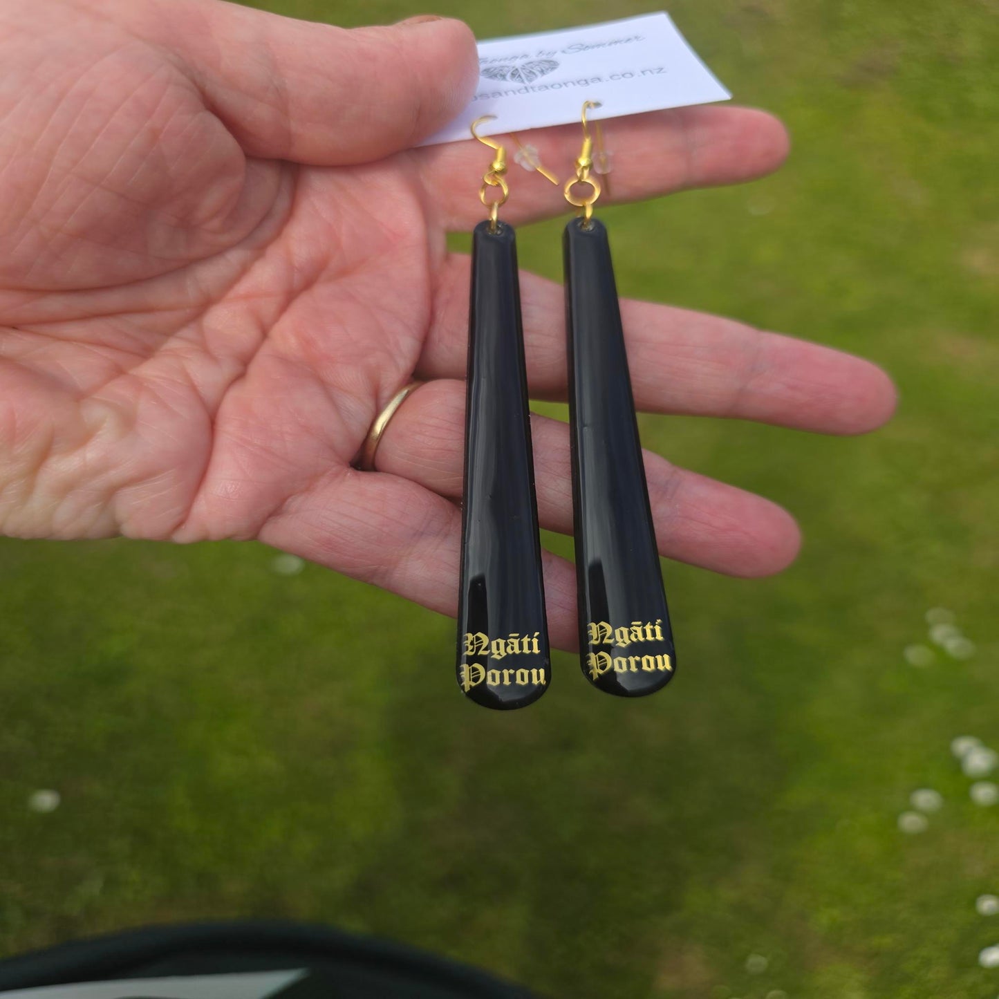 Ngāti Porou | Long slim teardrop