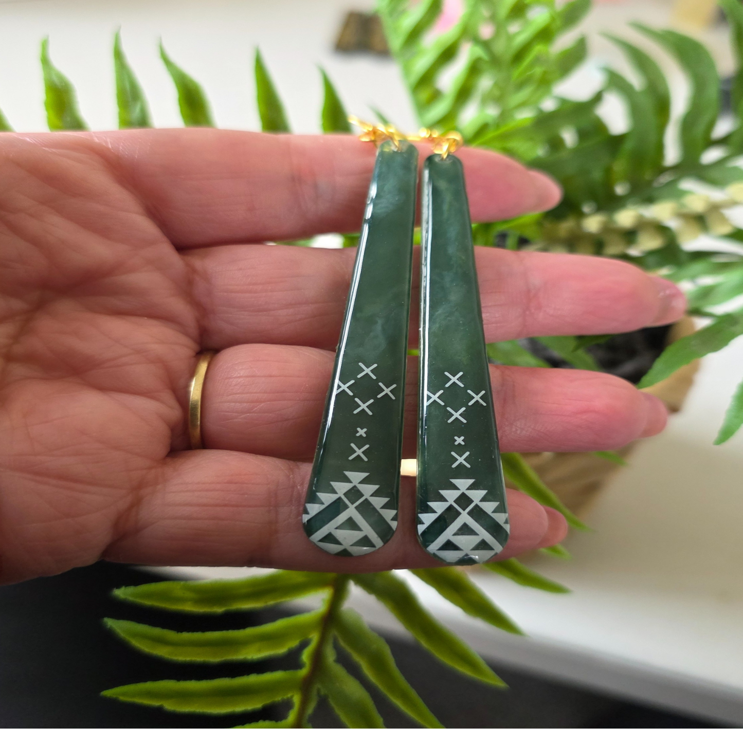 Māhina | Long Slim teardrop