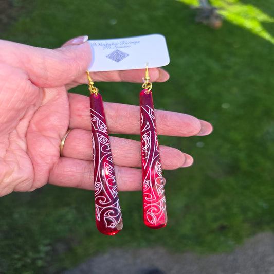 Manawa Whero Roa | Long teardrop