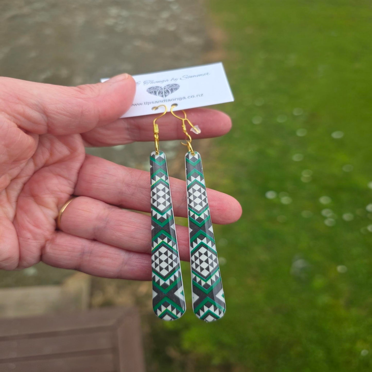 Tāniko Kakariki | Long teardrop