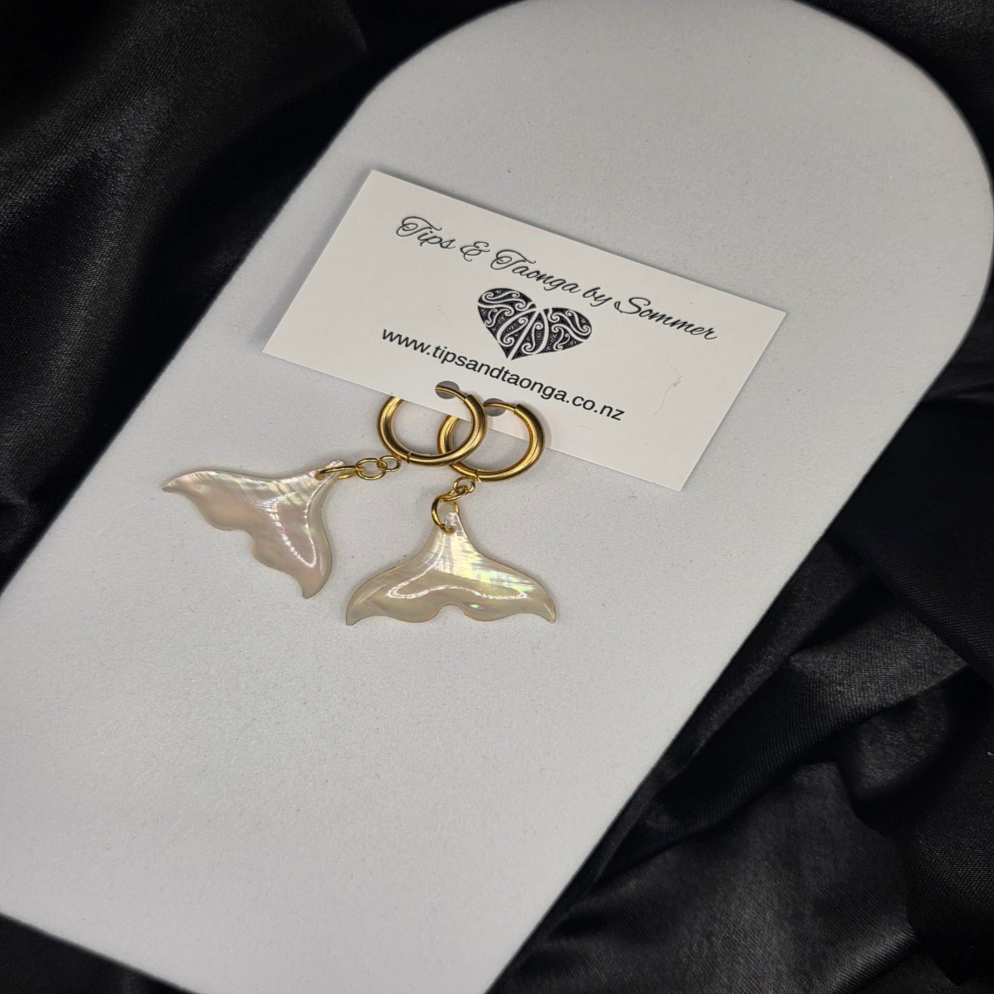 Iridescent pearl inspired | Whales tail