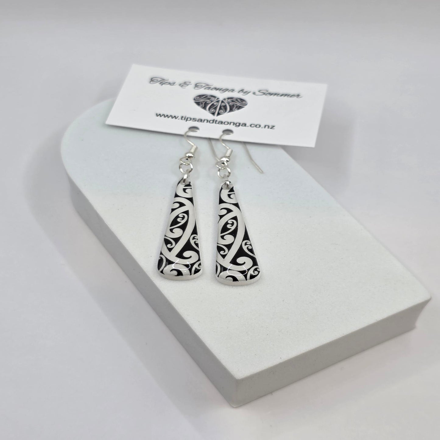 Kōwhaiwhai mā | Short teardrop 45mm