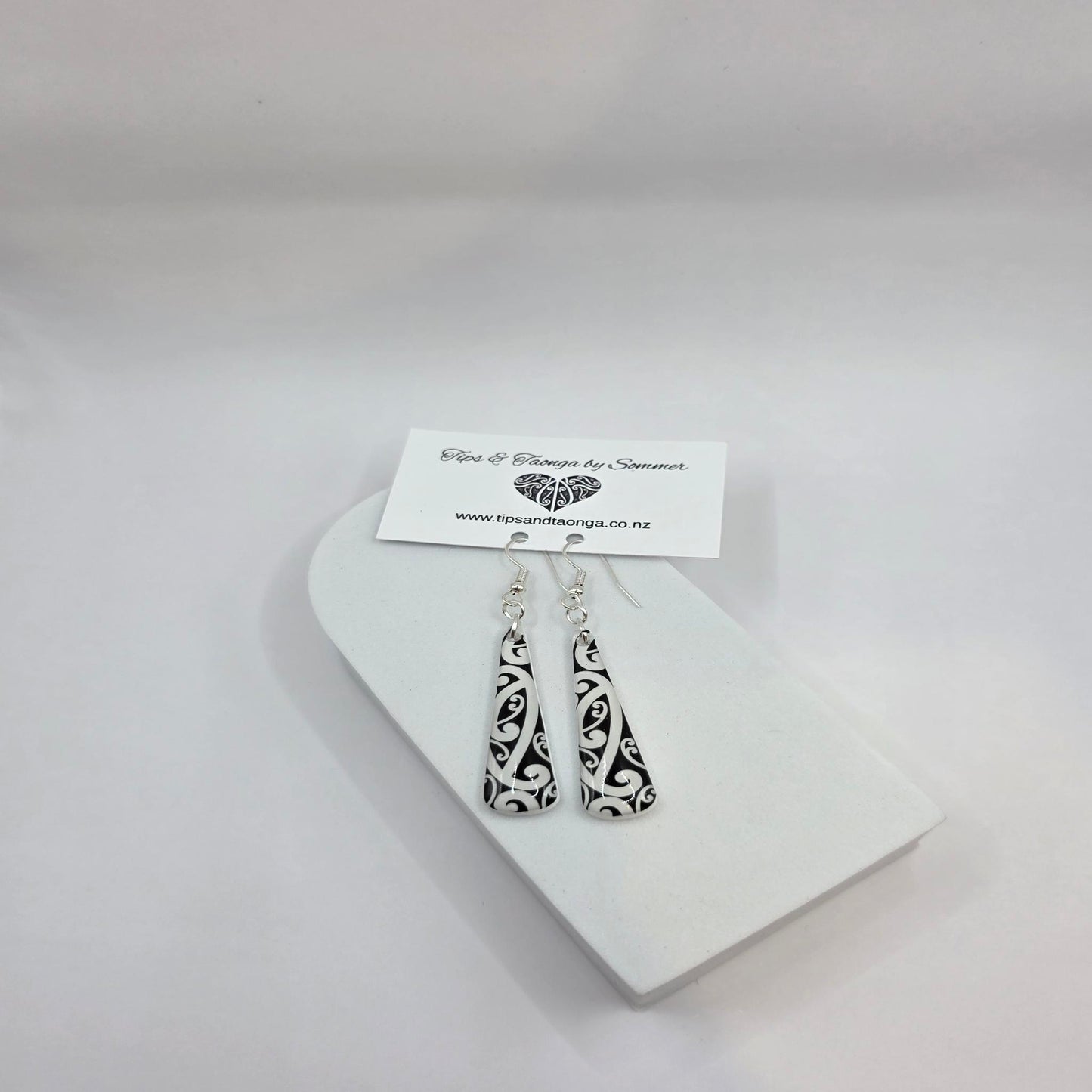 Kōwhaiwhai mā | Short teardrop 45mm