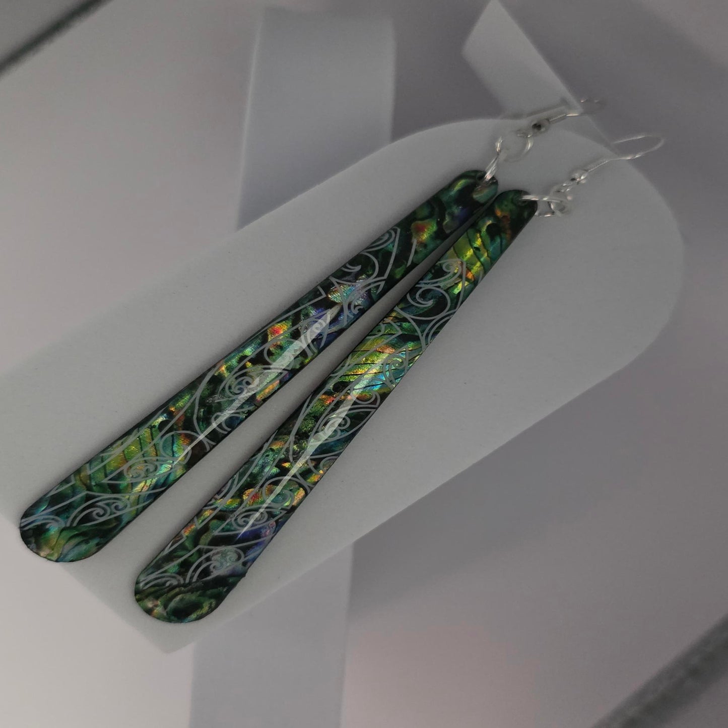 Pāua designed | Long slim teardrop 80mm