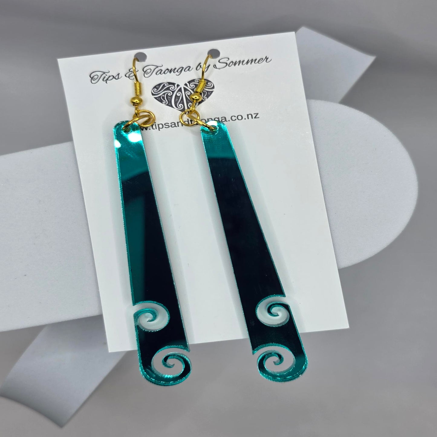 Koru | Cut out teardrop