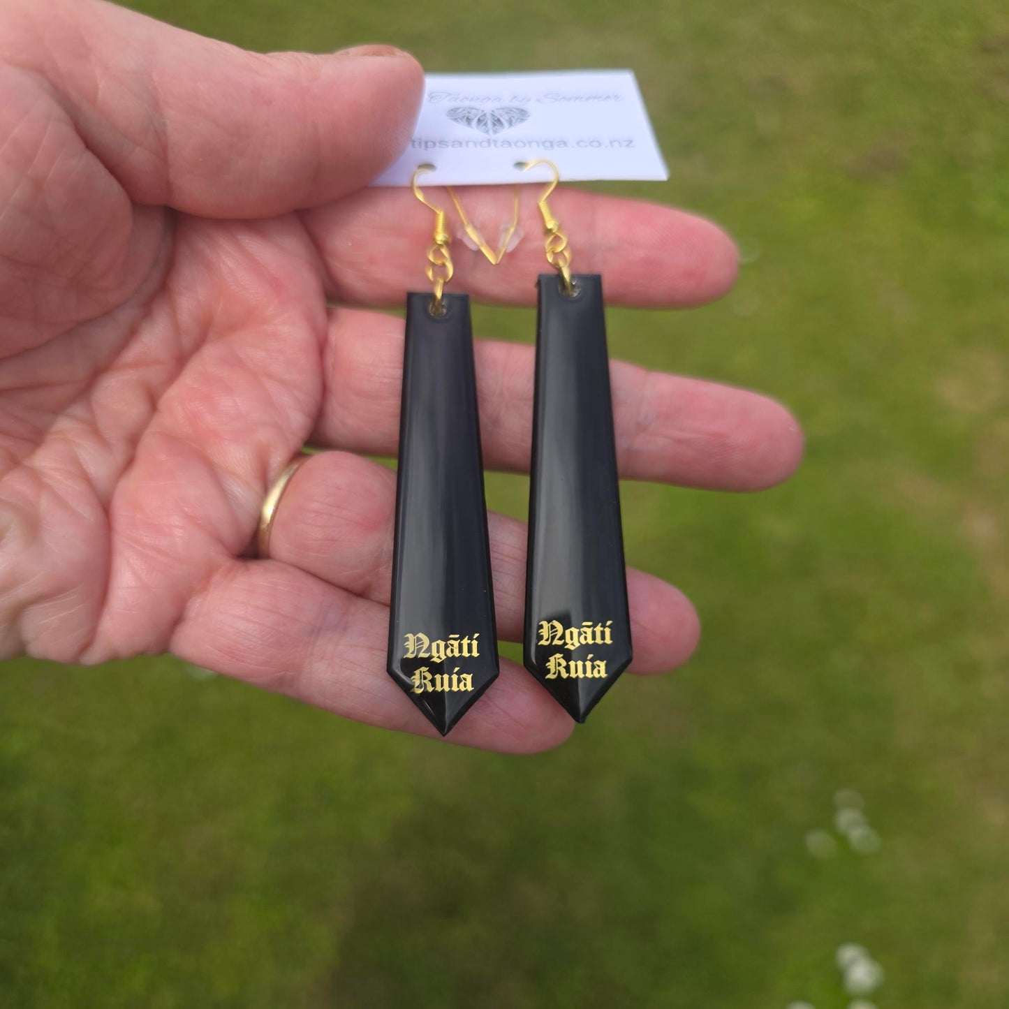 Ngati Kuia | Long teardrop