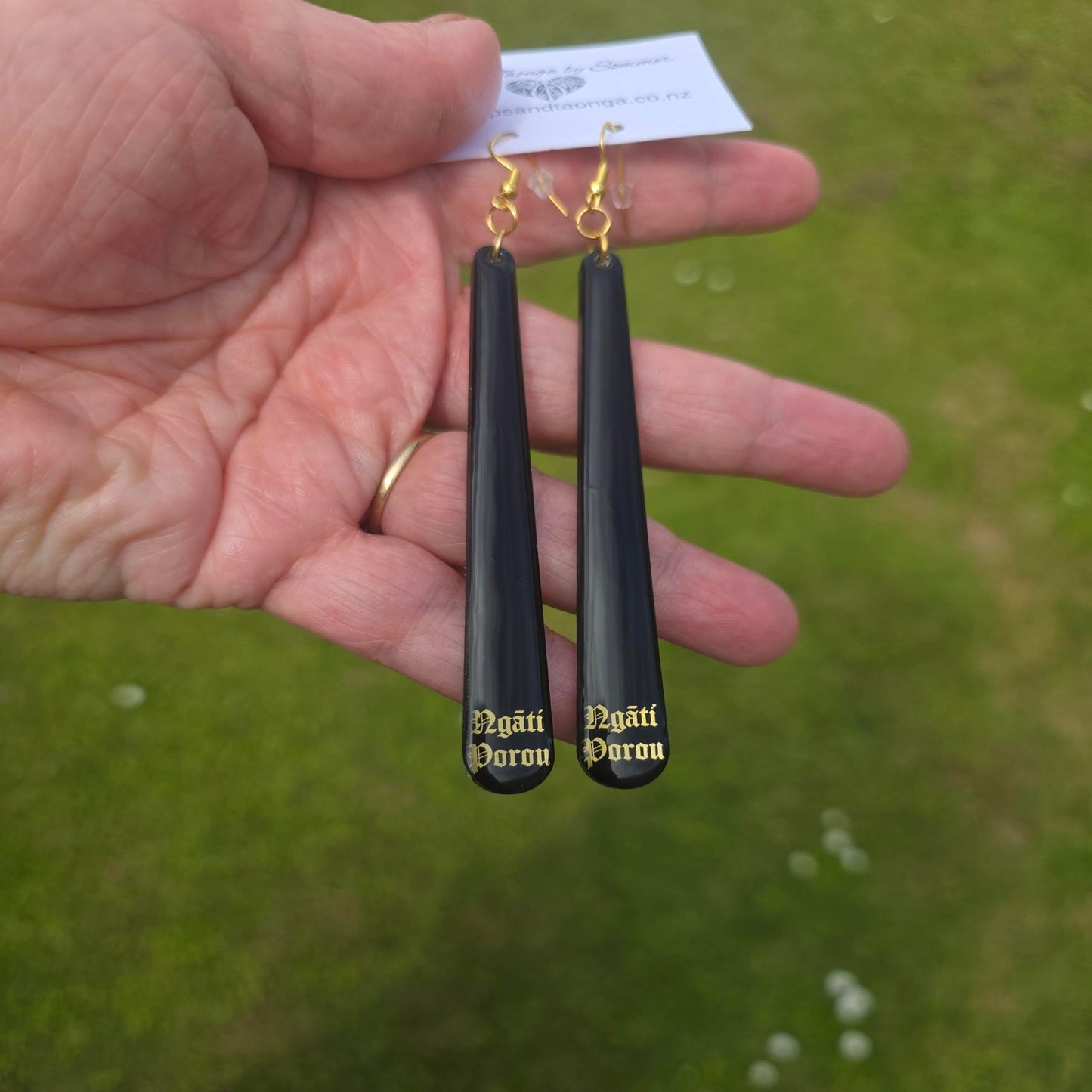 Ngāti Porou | Long slim teardrop