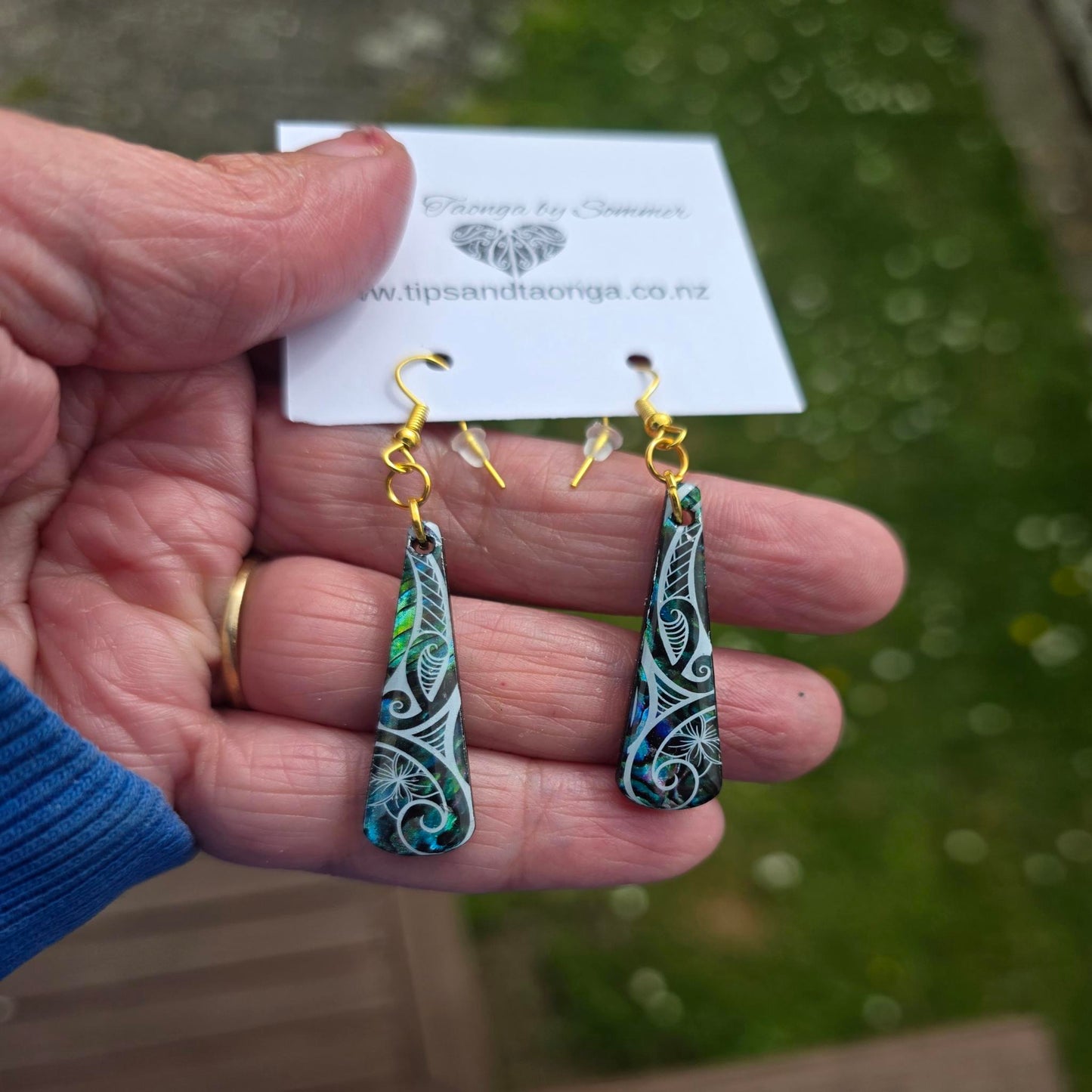 Pāua inspired Pualena Hawaiian deisgn | Short roimata