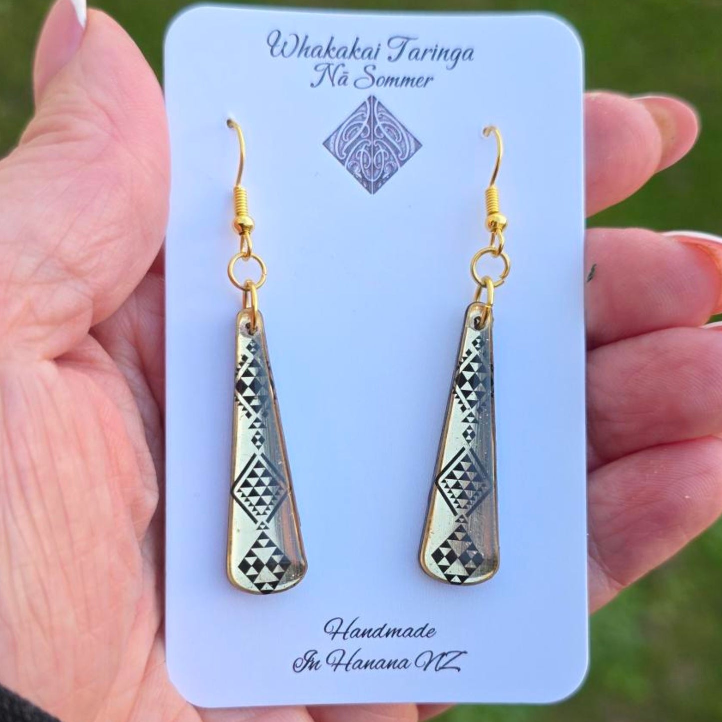 Tāniko Koura Hiriwa | Short Teardrop