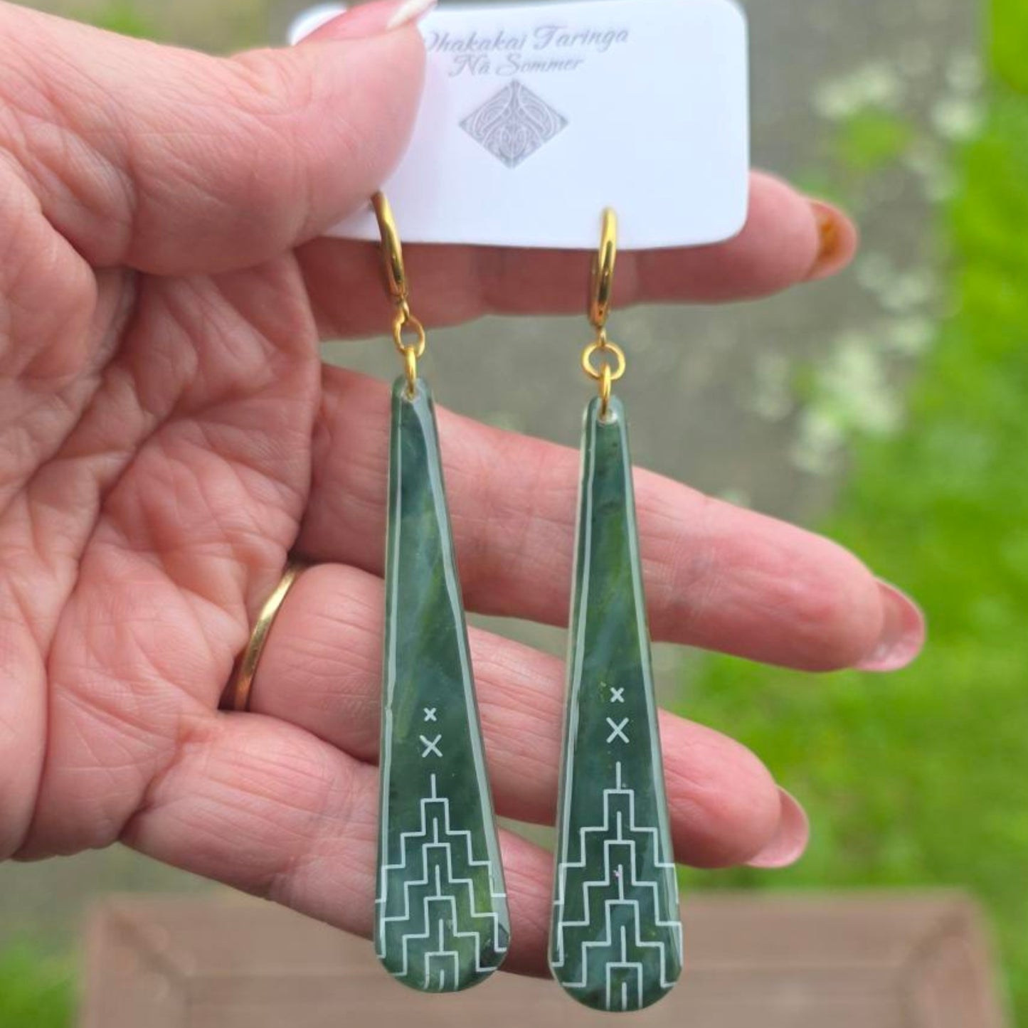 Aumangea | Long Teardrop